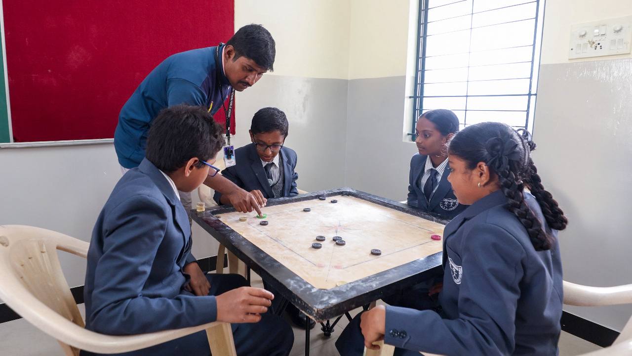 MES Kishore Kendra Public School