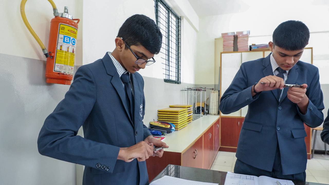 MES Kishore Kendra Public School